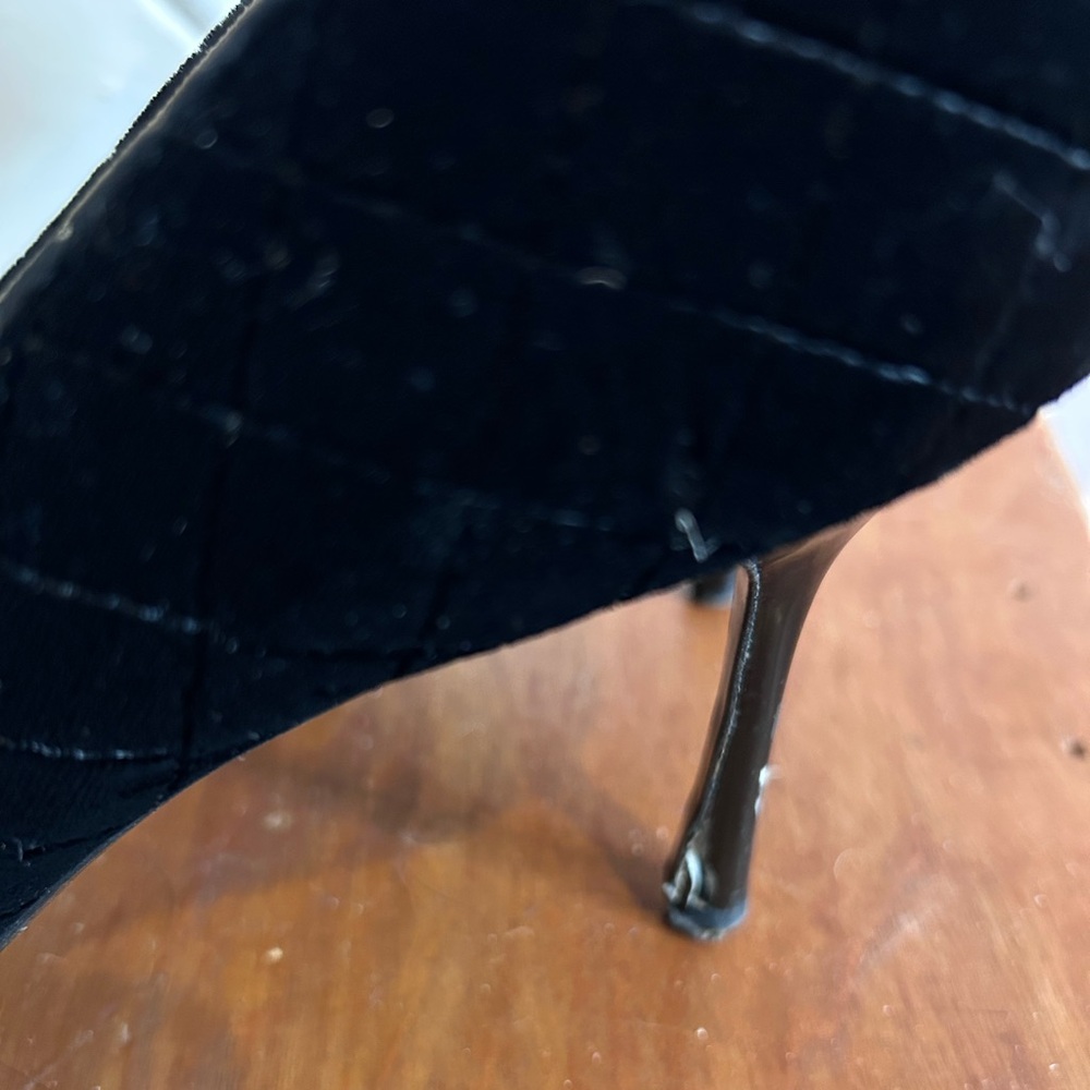 CHANEL Camellia Pearl Velour Black Quilted Heels Sz EU 42 - Picture 15 of 16